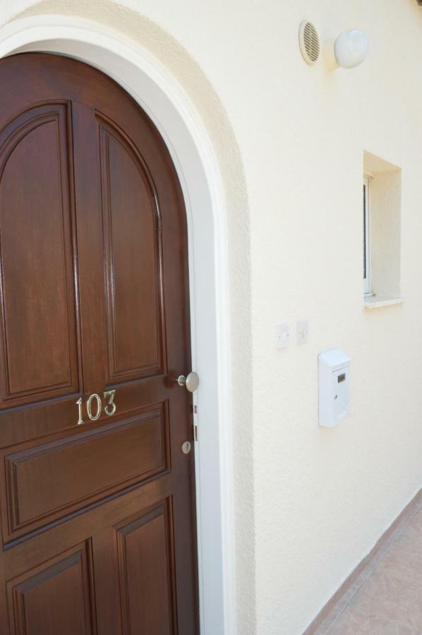 Apartment In Kato Pafos & 10 Min To Venus Beach Exterior photo
